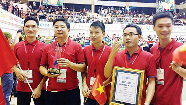 Việt Nam giành ngôi vô địch Cuộc thi sáng tạo Robocon châu Á - Thái Bình Dương 2015