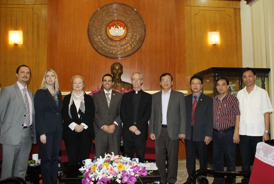 Đoàn Ủy ban tự do Tôn giáo quốc tế Hoa Kỳ đến Việt Nam