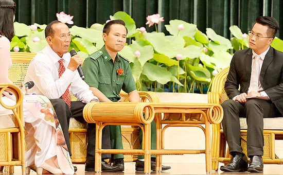 Tôn vinh những điển hình học và làm theo Bác