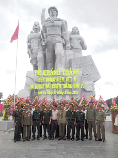 Khánh thành Đền tưởng niệm liệt sĩ và Tượng đài chiến thắng Đak Pơ