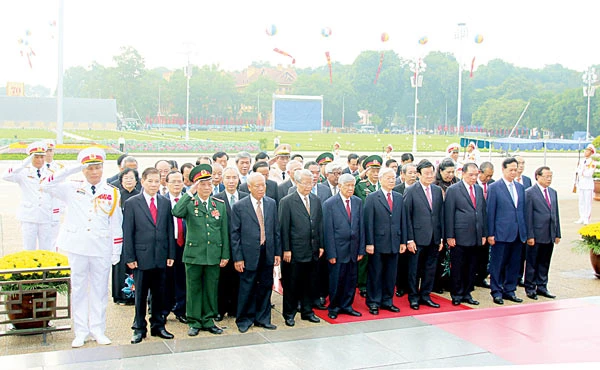 Lãnh đạo Đảng, Nhà nước viếng Chủ tịch Hồ Chí Minh và tưởng niệm các Anh hùng liệt sĩ