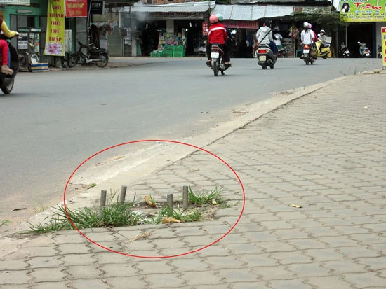 “Bàn chông” trên vỉa hè