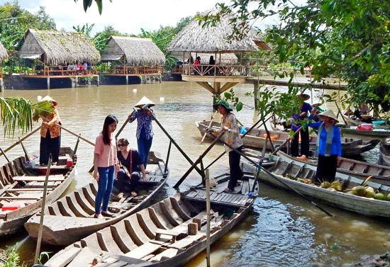 Ngày hội du lịch sông nước miệt vườn Phong Điền