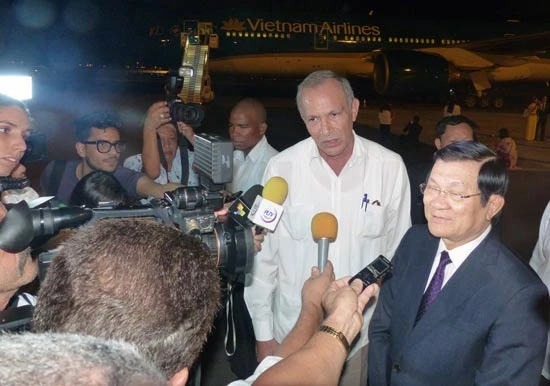 Chủ tịch nước Trương Tấn Sang đến Cuba