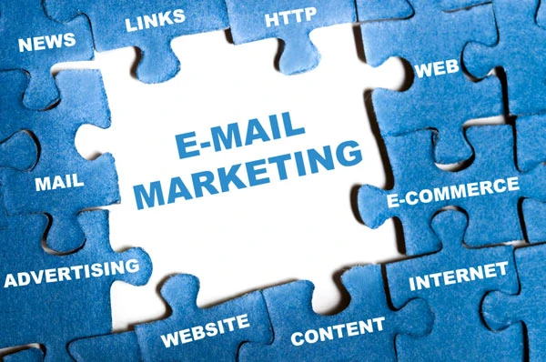 Email vẫn là công cụ thiết yếu