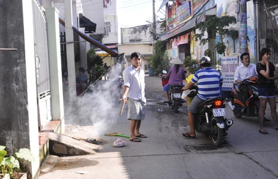 TPHCM: Phát hiện một người đàn ông nằm chết trong hẻm