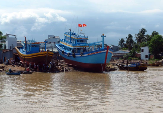 Bình Thuận: Hạ thủy 2 tàu cá hiện đại được vay vốn từ Nghị định 67