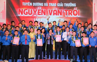 Giải thưởng Nguyễn Văn Trỗi lần VIII – năm 2015: Vinh danh 26 gương thanh niên – công nhân tiêu biểu