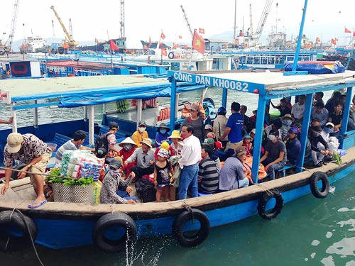 Bất an trên vịnh Nha Trang