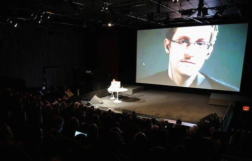 Nghị viện châu Âu yêu cầu bảo vệ Snowden