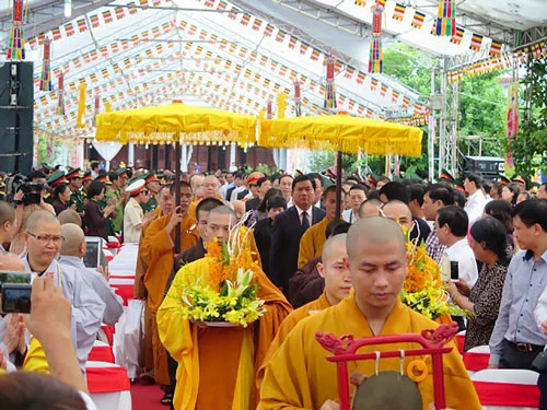 Hàng ngàn người dự Đại lễ cầu siêu nạn nhân tử vong vì tai nạn giao thông