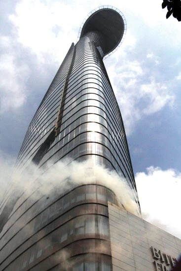 Diễn tập chữa cháy, cứu nạn ở tòa nhà cao nhất TPHCM