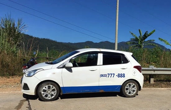 Kon Tum: Bị công an truy đuổi, 4 tên cướp taxi tháo chạy vào rừng