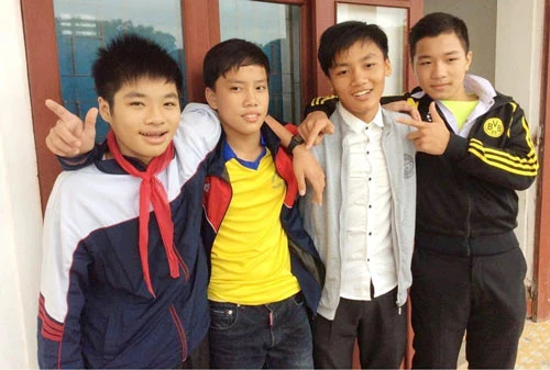Hà Tĩnh: 4 học sinh trả lại 160 triệu đồng nhặt được