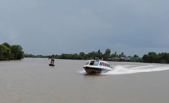 “Hung thần” trên sông nước miền Tây