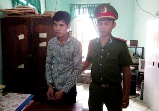 Hà Tĩnh: Bắt tạm giam cán bộ xã ăn chặn tiền chính sách của dân