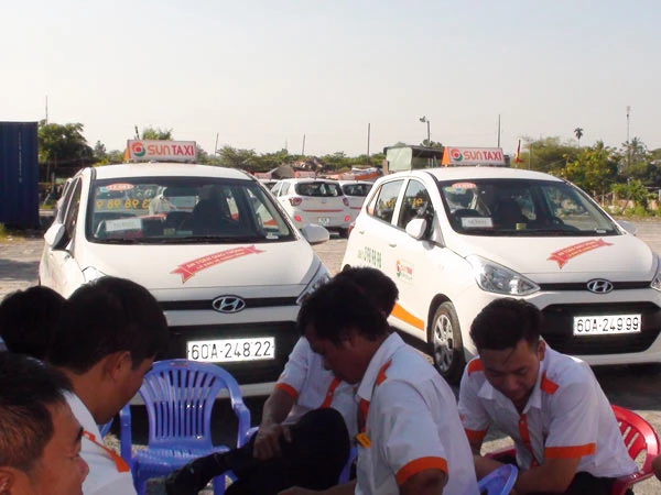 Đồng Nai: Tài xế SunTaxi đình công vì thu nhập... 5.000 đồng/ngày