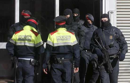 Tây Ban Nha bắt 2 nghi phạm tuyển mộ chiến binh cho IS
