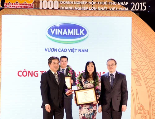 Vinamilk vươn lên vị trí số 1 trong Top 10 doanh nghiệp tư nhân lớn nhất Việt Nam năm 2015