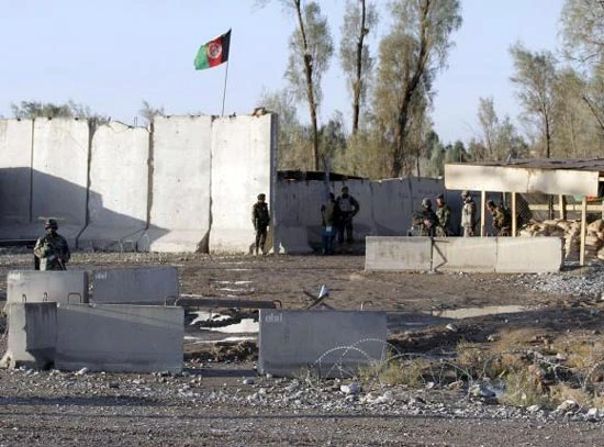 50 người thiệt mạng trong vụ Taliban tấn công sân bay ở Afghanistan