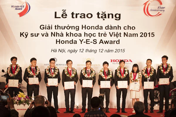 Trao tặng giải thưởng Honda Y-E-S 2015: 10 năm đồng hành cùng kỹ sư và nhà khoa học trẻ Việt Nam