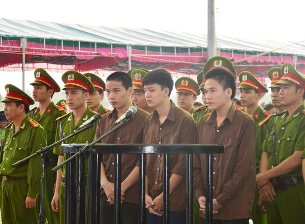 Xét xử vụ thảm sát 6 người ở Bình Phước: Viện KSND tỉnh Bình Phước đề nghị mức án tử hình cho hai bị cáo