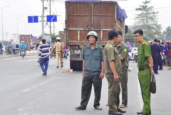 Đồng Nai: Hai chị em ruột bị xe tải cán tử vong