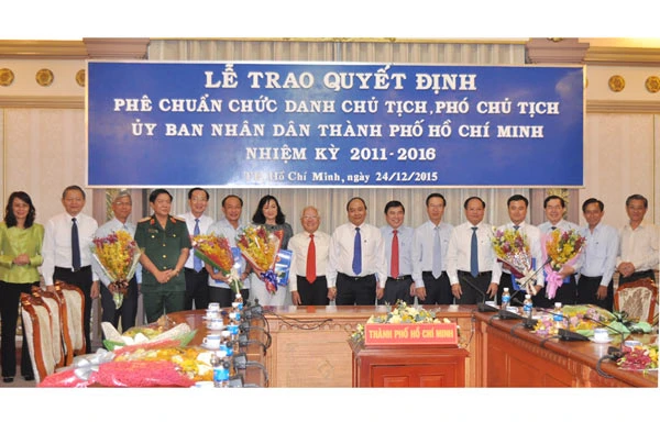 Trao Quyết định phê chuẩn chức danh Chủ tịch, Phó Chủ tịch UBND TPHCM