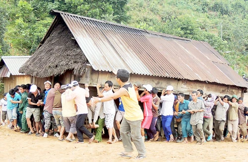 Không đợi giàu mới sẻ chia