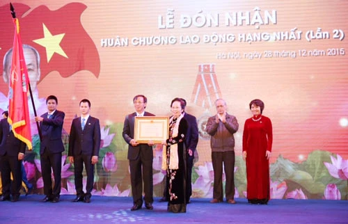 Báo Thanh Niên kỷ niệm 30 năm ngày phát hành số đầu tiên và đón Huân chương Lao động hạng Nhất