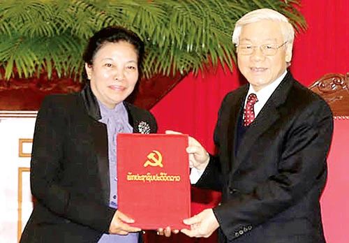 Tổng Bí thư Nguyễn Phú Trọng tiếp Đặc phái viên của Tổng Bí thư Lào và Trung Quốc