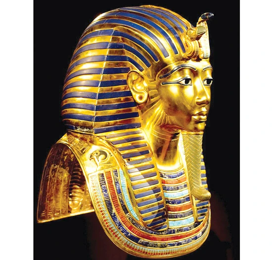 Điều tra các nhân viên làm hỏng mặt nạ vàng Tutankhamun