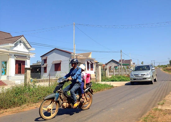 Về xã anh hùng Nâm Nung