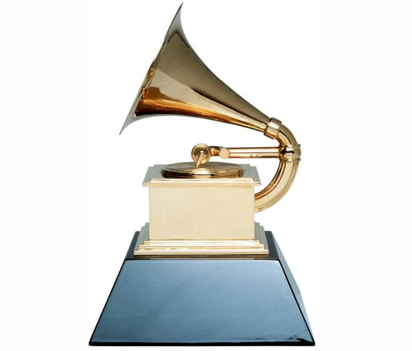 Grammy 2016: Taylor Swift lần thứ hai liên tiếp thắng giải "Album của năm"