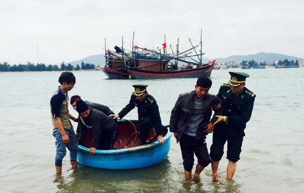 Ngư dân gặp nạn do tàu nước ngoài néo đứt dây