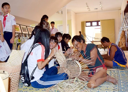 Trải nghiệm di sản văn hóa các dân tộc bản địa Kon Tum