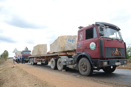 Gia Lai: Tiếp tục phạt 2 xe chở đá “ngông nghênh” 23,2 triệu đồng