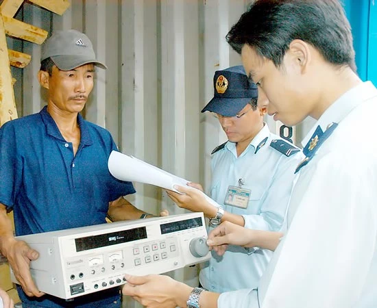 Lật tẩy chiêu trò qua mặt hải quan