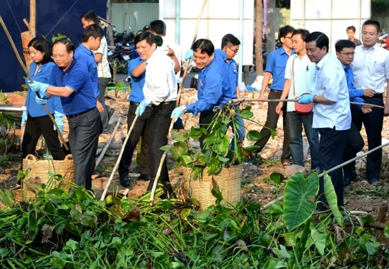 Bí thư Thành ủy TPHCM Đinh La Thăng: Chung tay cải tạo môi trường