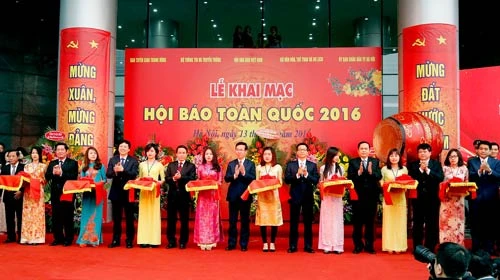 Rộn ràng khai mạc Hội báo toàn quốc 2016