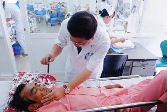 Ông Huỳnh Văn Nén vẫn chưa phải phẫu thuật