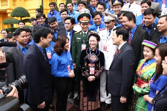 Chủ tịch nước Trương Tấn Sang gặp mặt cán bộ đoàn, đoàn viên tiêu biểu