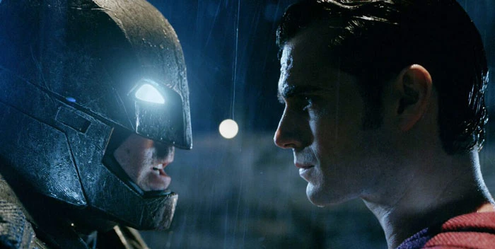 “Batman v Superman” đạt doanh thu 682 triệu USD sau 2 tuần công chiếu