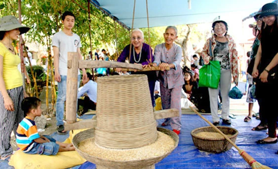 Người dân hào hứng nhập cuộc cùng Festival Huế 2016