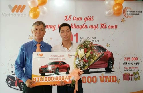 Vietnamobile trao thưởng ô tô Mazda cho khách hàng