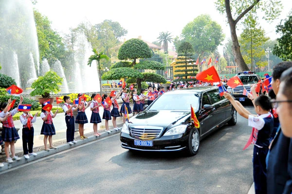 Tổng Bí thư, Chủ tịch nước Lào thăm chính thức Việt Nam