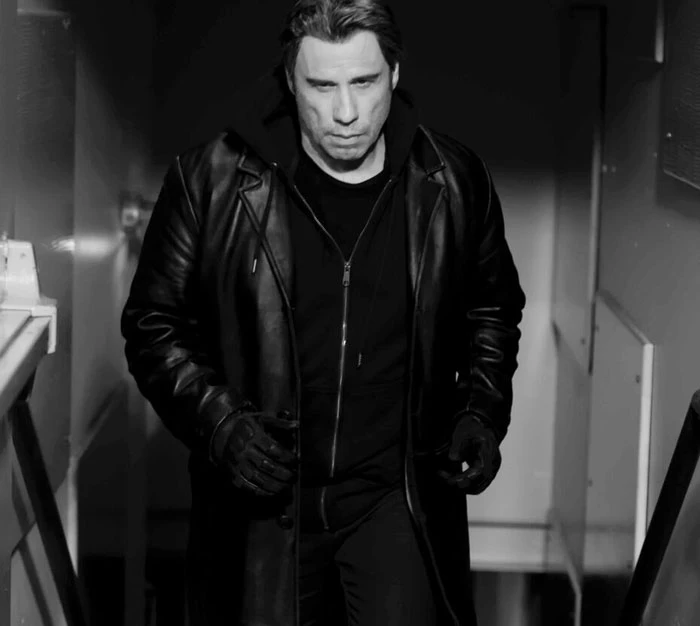 John Travolta trở lại, vẫn là gương mặt ăn khách của màn ảnh tháng 5