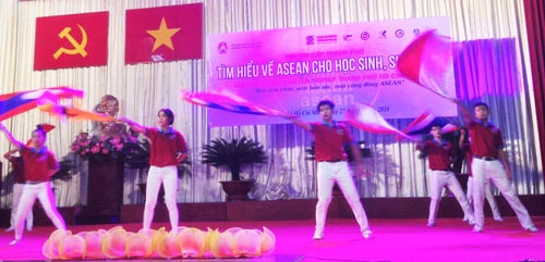 Học sinh, sinh viên TPHCM tìm hiểu về ASEAN