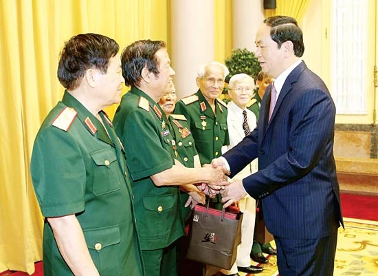Chủ tịch nước gặp mặt Ban Liên lạc cựu quân tình nguyện Việt Nam tại Lào