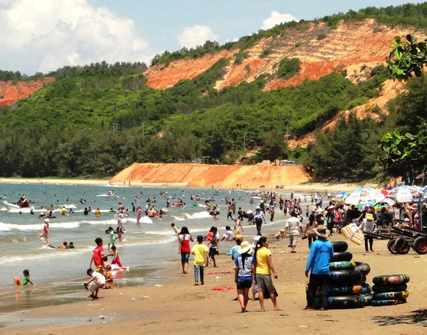 Bình Thuận: Khách sạn “cháy” phòng